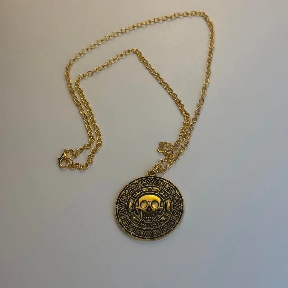 Gold y2k pendant necklace